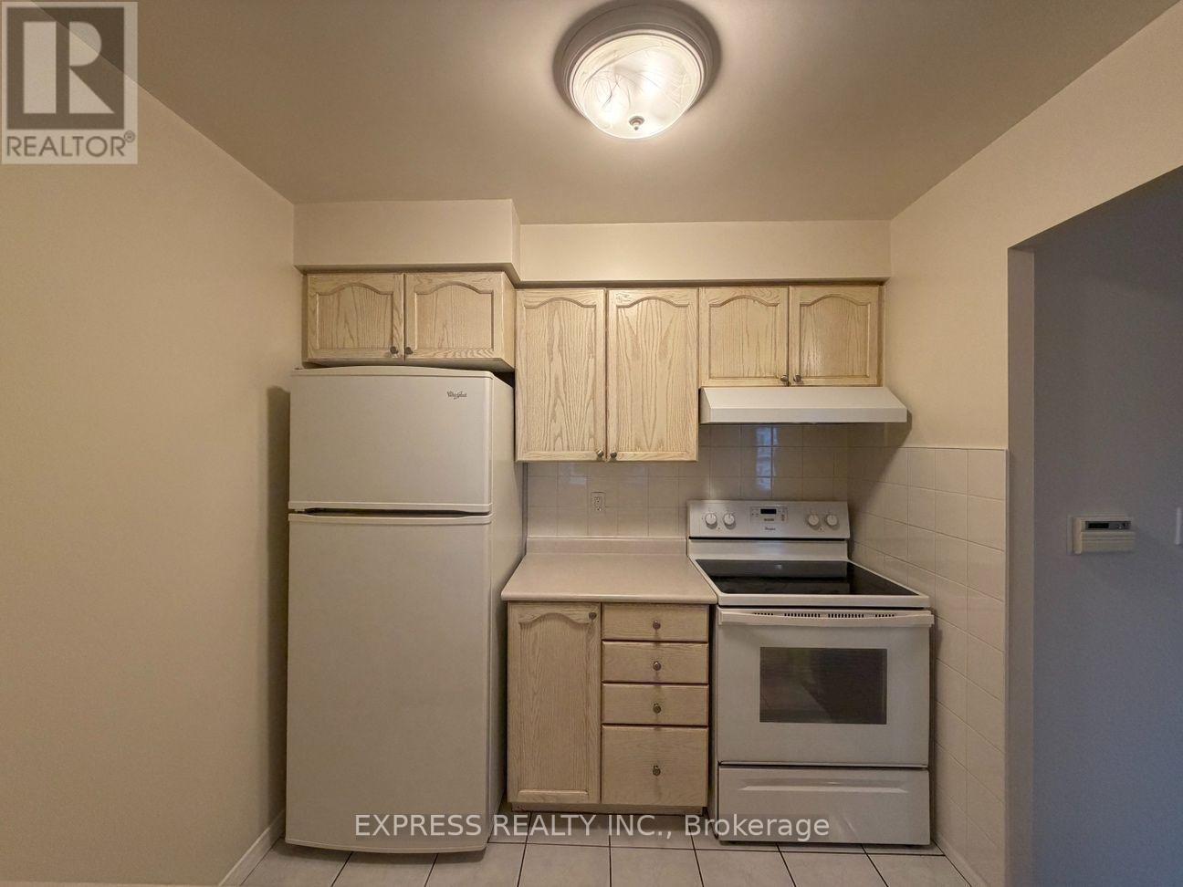 1505 - 29 Pemberton Avenue, Toronto, Ontario  M2M 4L5 - Photo 2 - C14120292