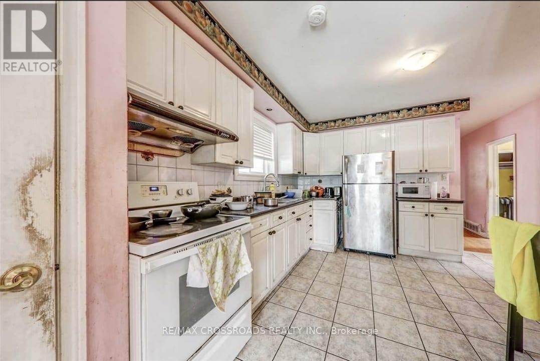 43 Sophia Drive, Toronto, Ontario  M1H 1Z3 - Photo 4 - E14120120