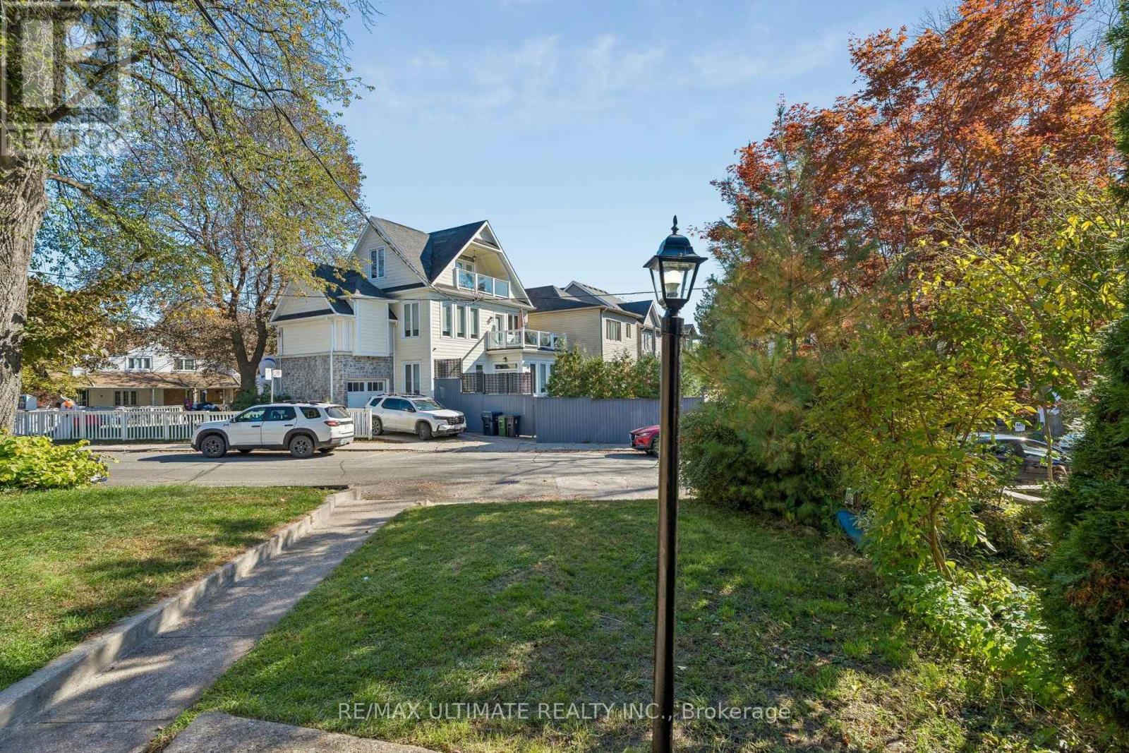 18 Rhyl Avenue, Toronto (The Beaches), Ontario  M4L 1R7 - Photo 2 - E14120196