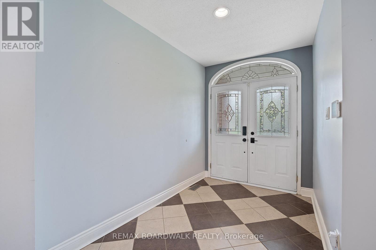 659 Pelican Street, Ottawa, Ontario  K4A 4K5 - Photo 3 - X14120190