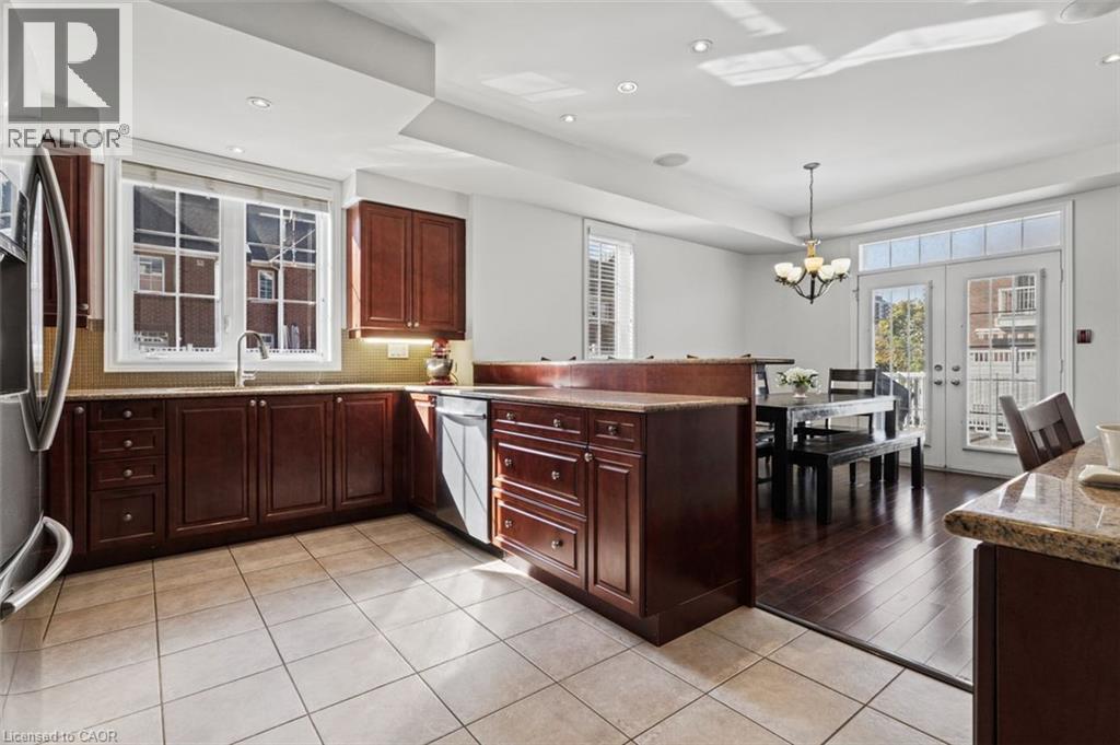 2090 Bates Common, Burlington, Ontario  L7R 0A5 - Photo 5 - 40873828