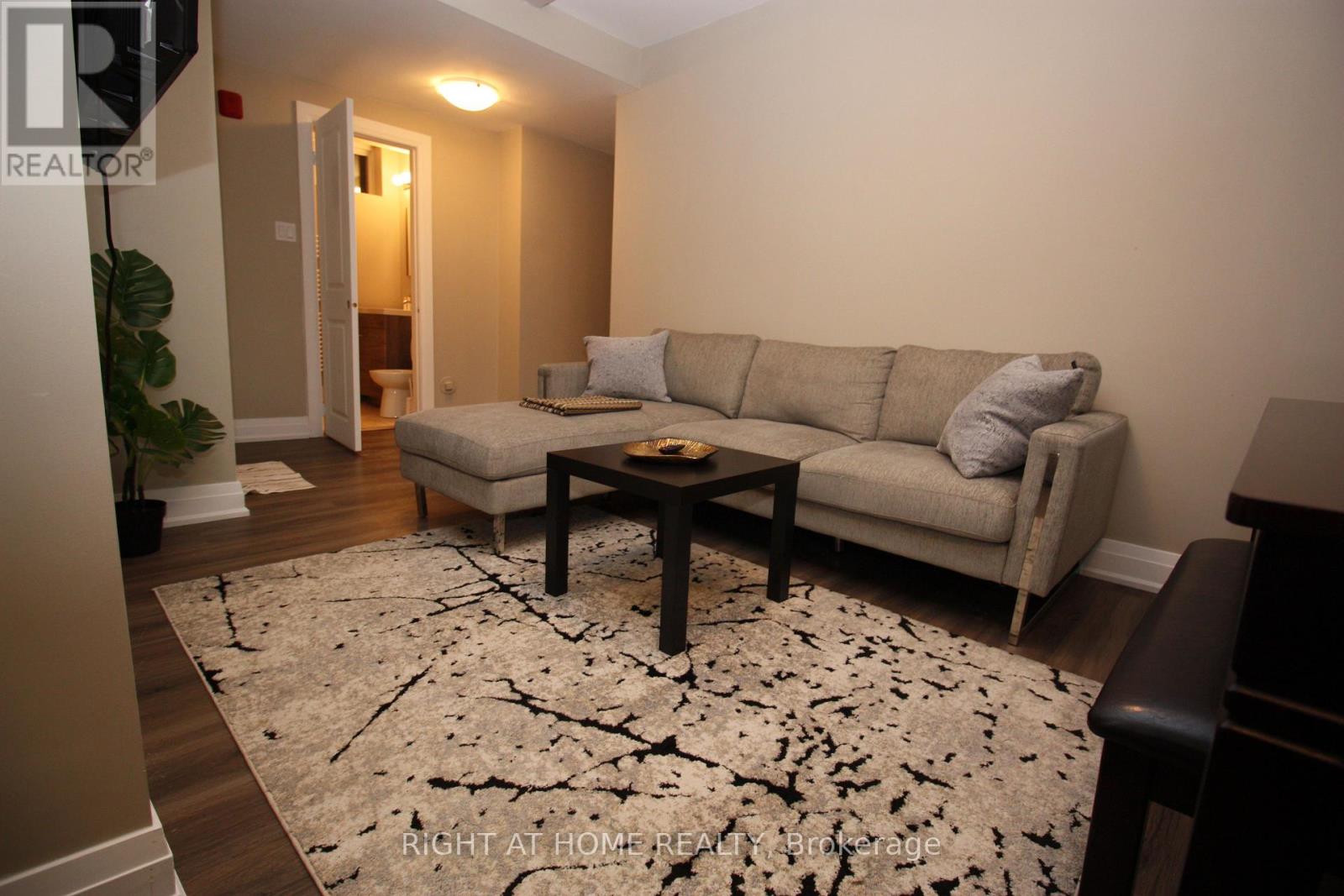 5 - 2 Glen Gordon Road, Toronto (High Park North), Ontario  M6P 1B8 - Photo 5 - W14120216