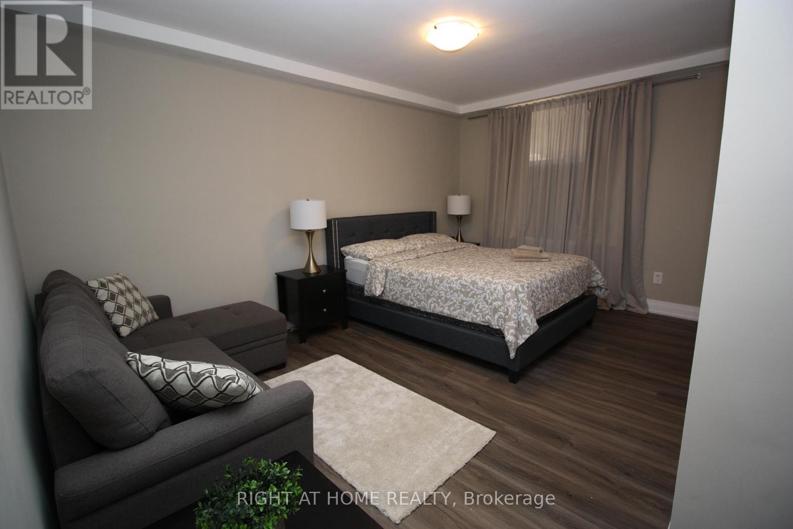 5 - 2 Glen Gordon Road, Toronto (High Park North), Ontario  M6P 1B8 - Photo 7 - W14120216