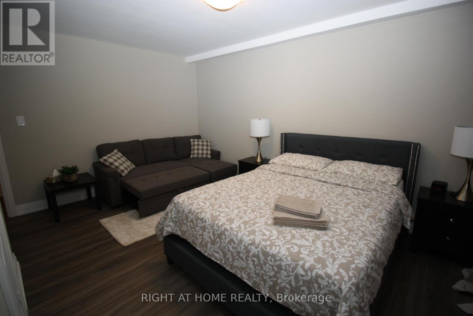 5 - 2 Glen Gordon Road, Toronto (High Park North), Ontario  M6P 1B8 - Photo 8 - W14120216