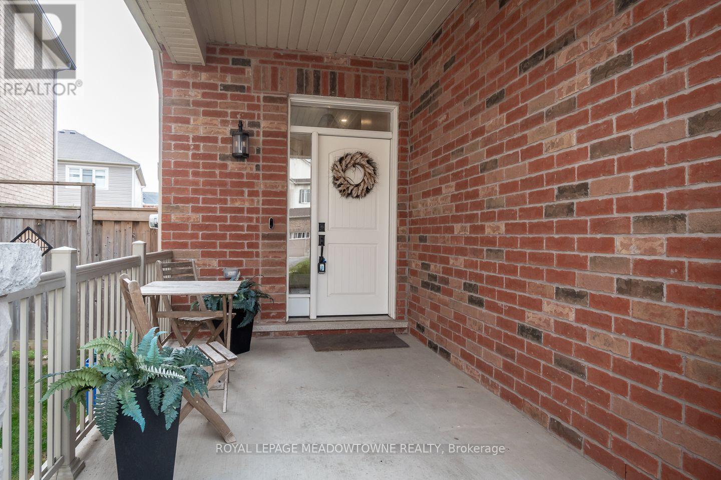 868 Paupst Place, Milton (Wi Willmott), Ontario  L9T 8S4 - Photo 3 - W14120334