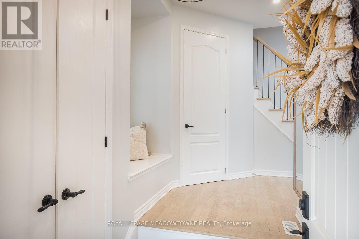 868 Paupst Place, Milton (Wi Willmott), Ontario  L9T 8S4 - Photo 4 - W14120334