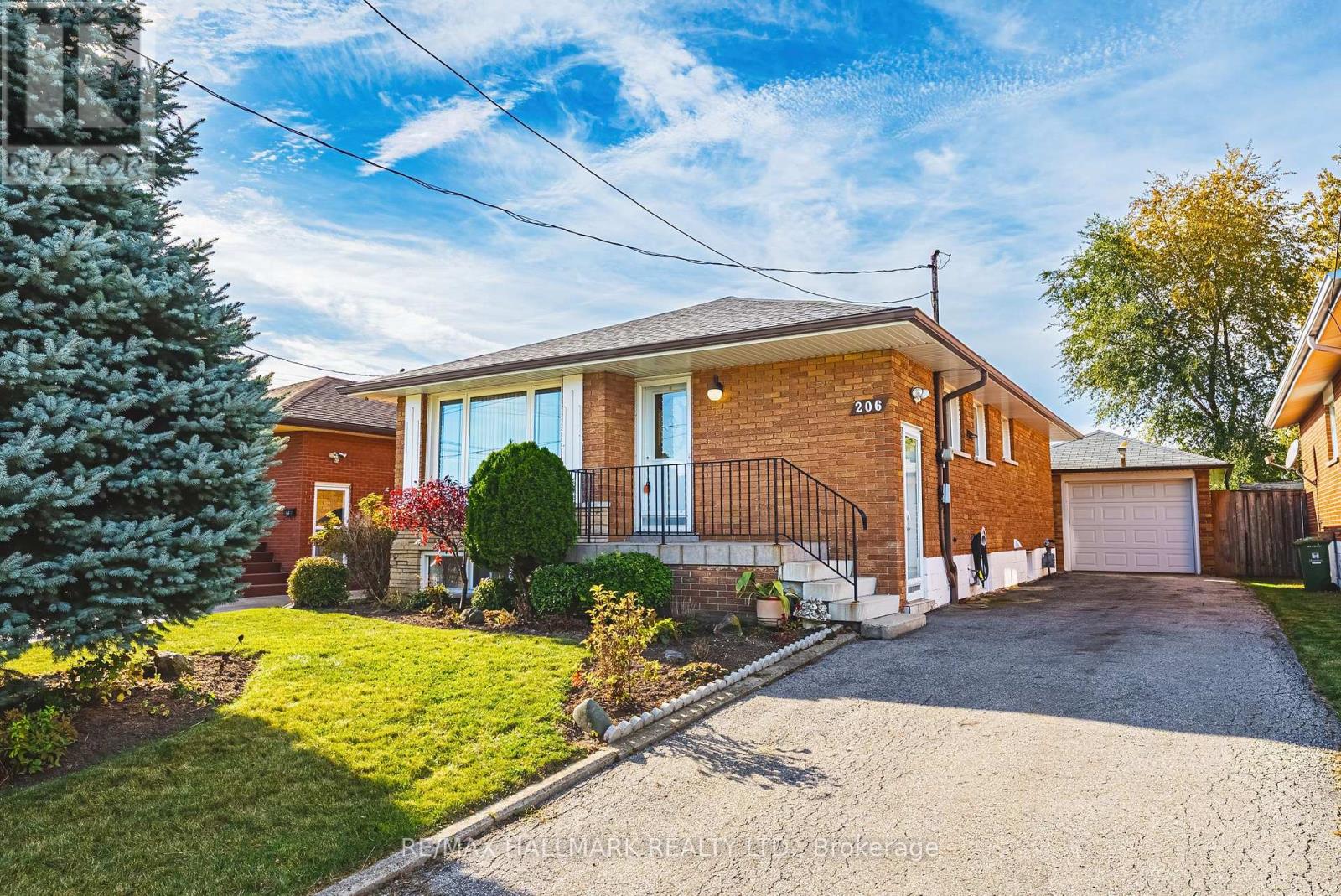 206 Warren Avenue, Hamilton, Ontario  L9A 3E3 - Photo 2 - X14120332