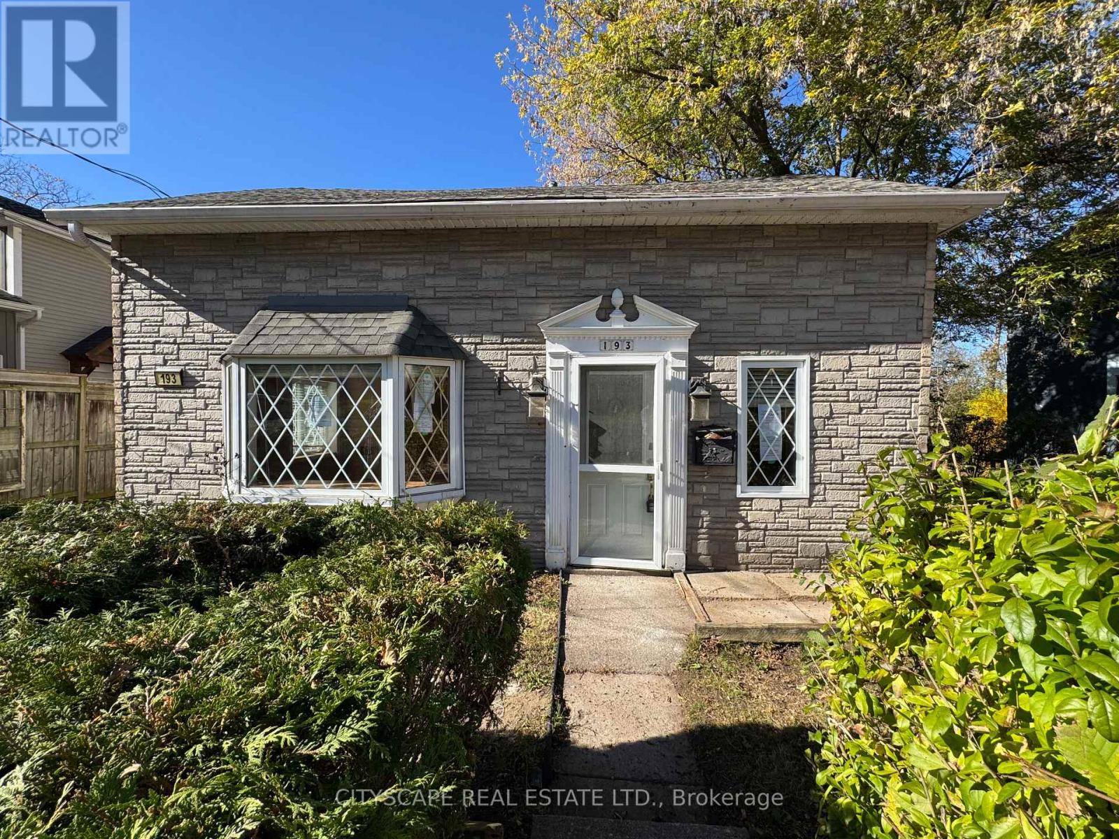 193 Queen Street E, Cambridge, Ontario  N3C 2B3 - Photo 3 - X14120342