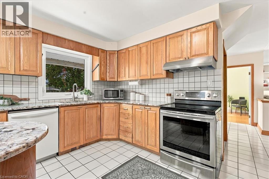 Detached for sale at 38 Lyle Place, Heritage Park, Kitchener, Ontario, photo 7