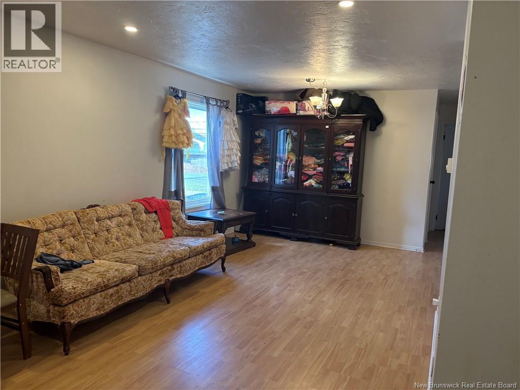 67 Beechwood Avenue, Moncton, New Brunswick  E1A 5P7 - Photo 3 - NB150107