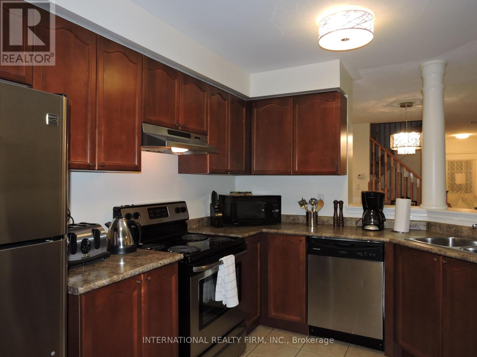 2453 Baintree Crescent, Oakville, Ontario  L6M 4W9 - Photo 5 - W14120344