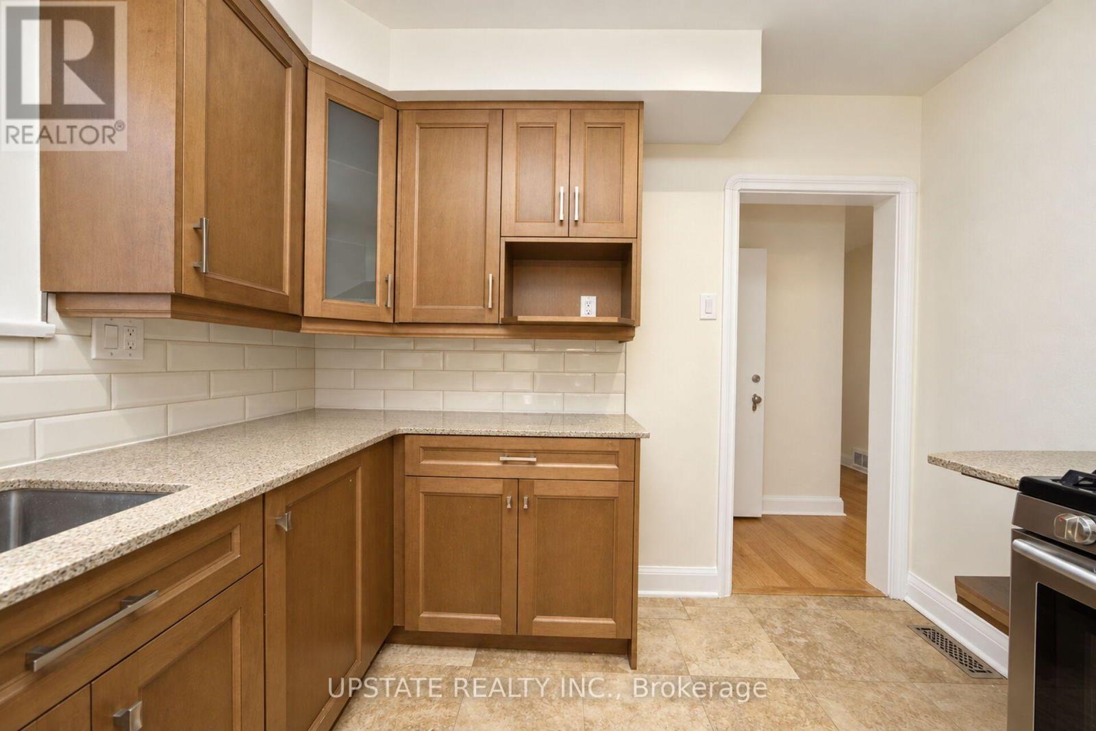 9 Elderidge Avenue, Toronto, Ontario  M8Y 2C4 - Photo 20 - W14120492