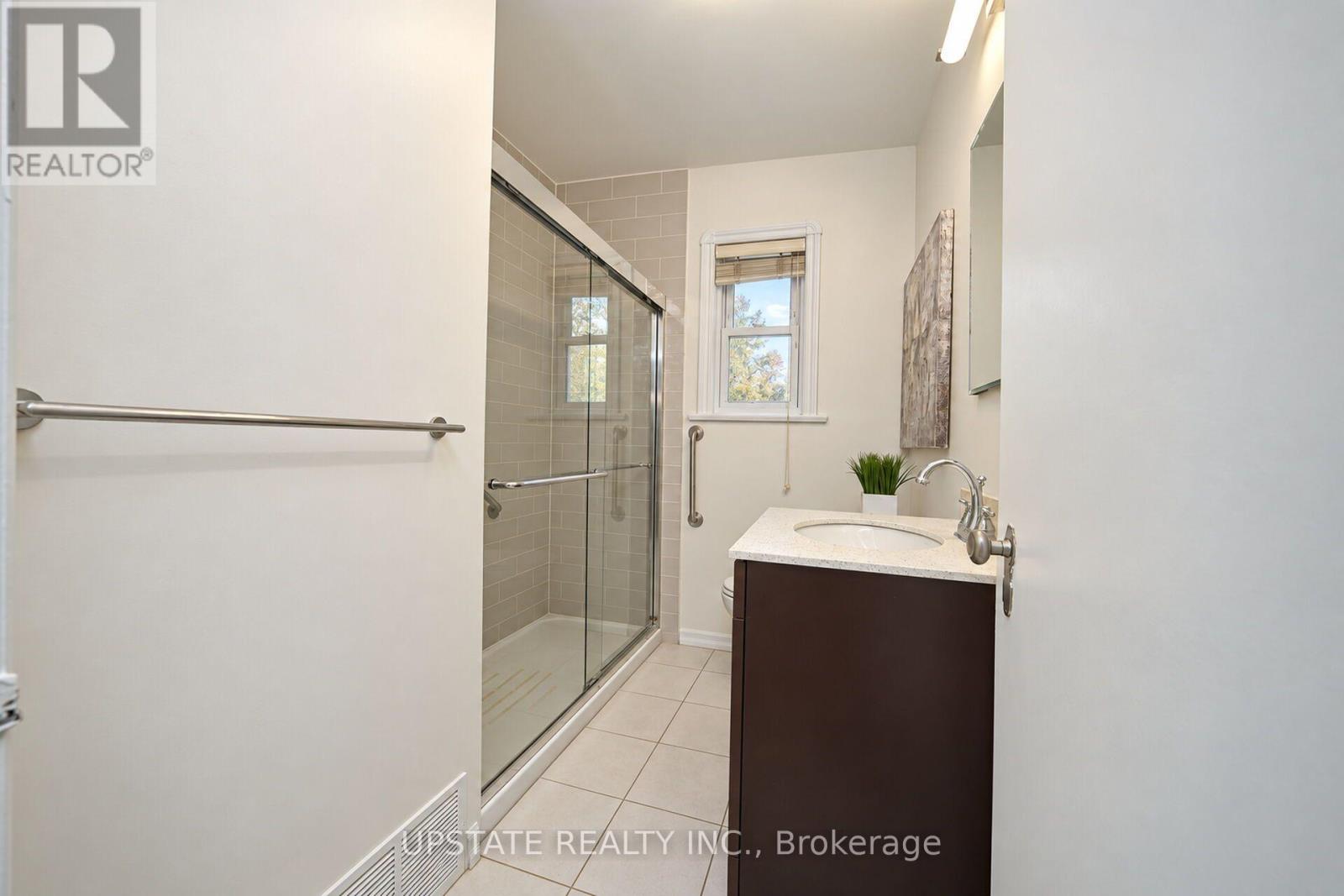 9 Elderidge Avenue, Toronto, Ontario  M8Y 2C4 - Photo 33 - W14120492