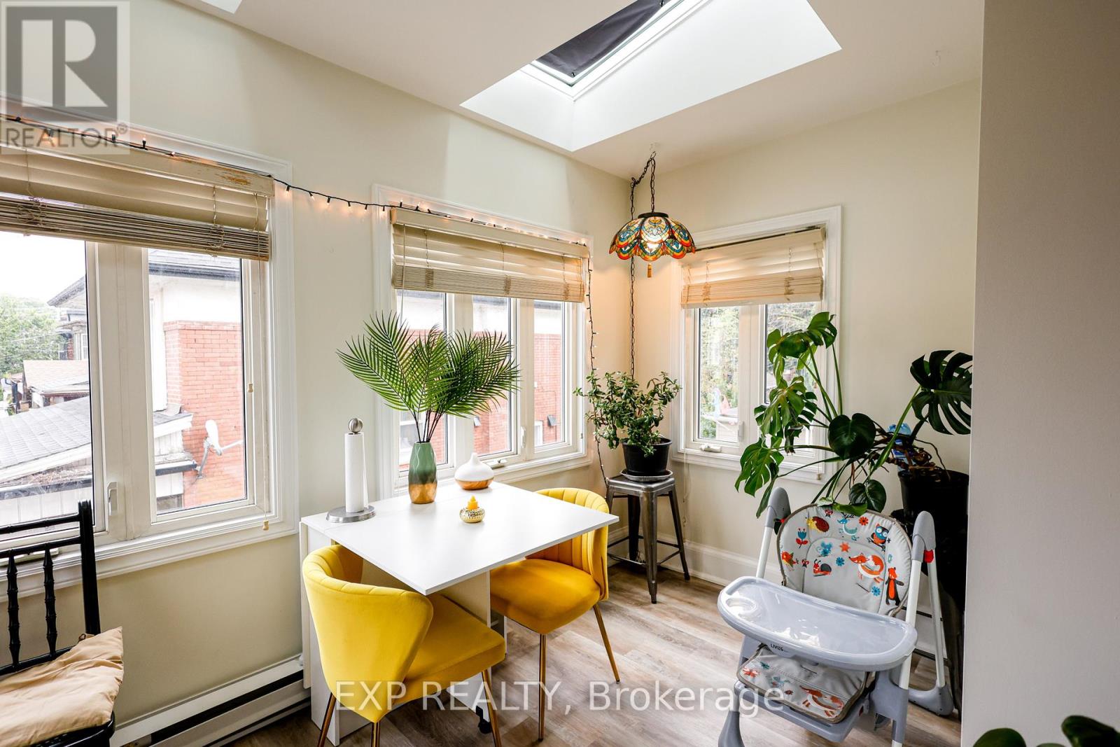 Upper - 111 Balsam Avenue S, Hamilton (Blakeley), Ontario  L8M 3B4 - Photo 2 - X14120376