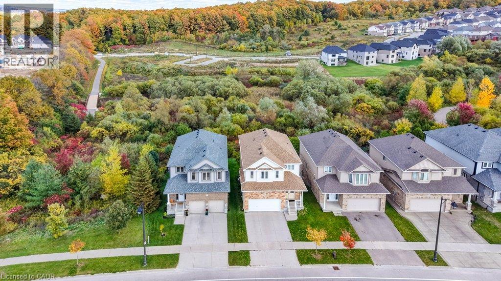 524 Sundew Drive, Waterloo, Ontario  N2V 0B8 - Photo 2 - 40870955