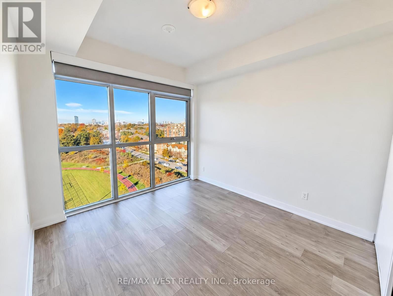 918 - 251 Maintoba Street, Toronto, Ontario  M8Y 0C7 - Photo 4 - W14118568