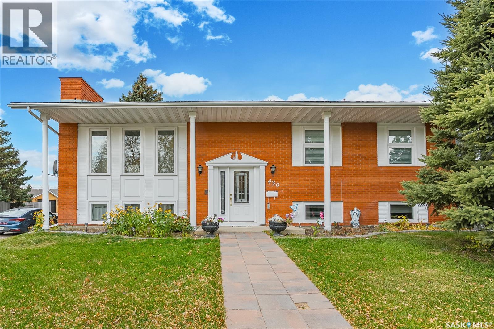 430 Kingsmere Boulevard, Saskatoon, Saskatchewan  S7J 3V1 - Photo 1 - SK051981