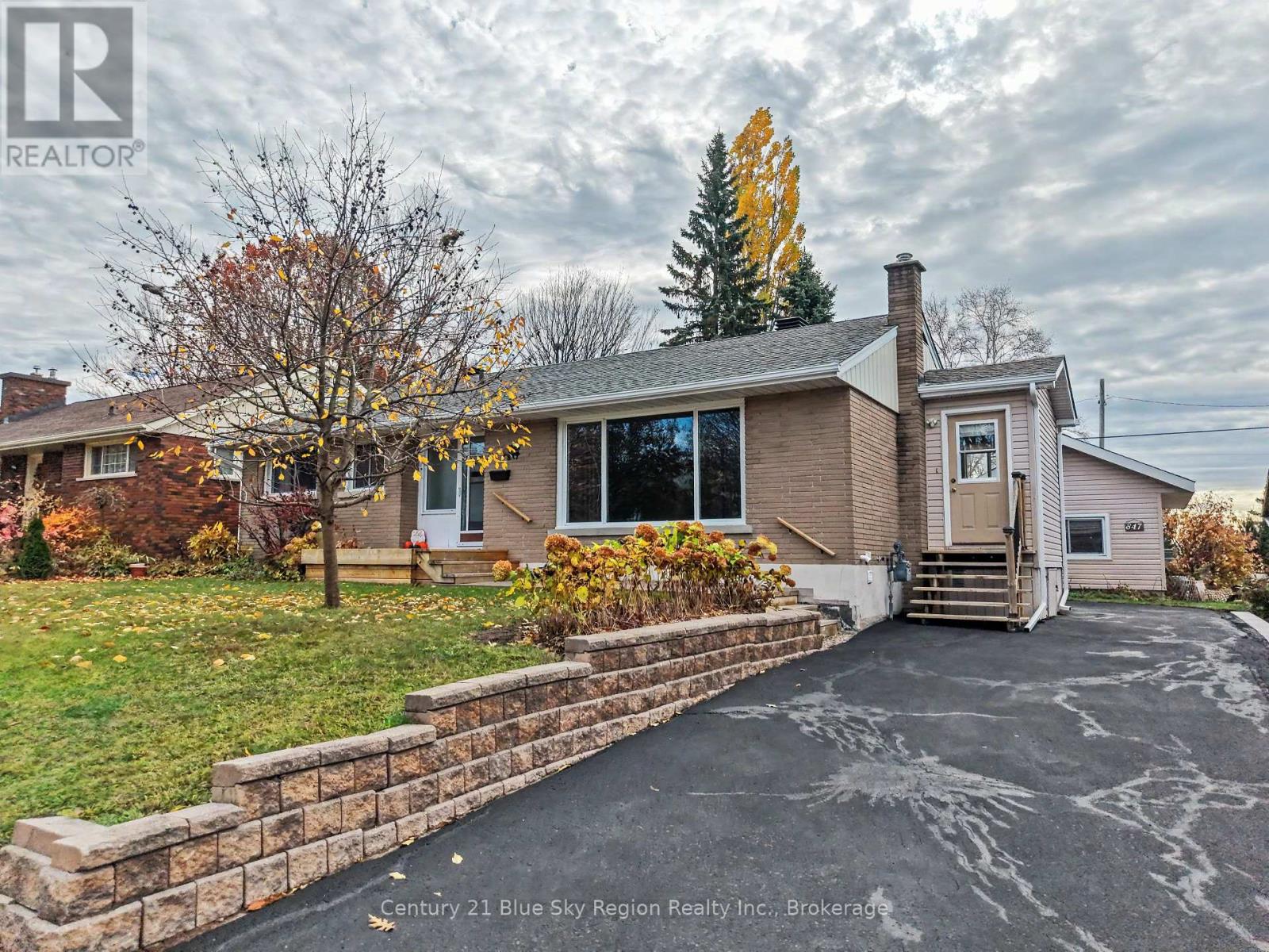 847 Vimy Street, North Bay, Ontario  P1B 5B6 - Photo 1 - X14120550