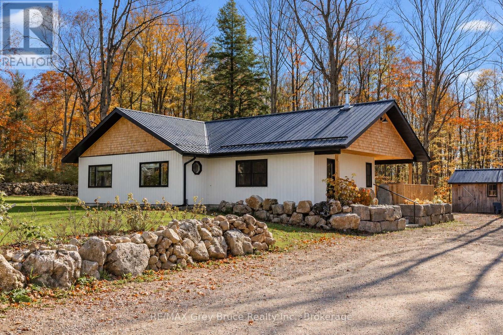 742034 Sideroad 4a Side Road, Chatsworth, Ontario  N0H 1K0 - Photo 2 - X14120672