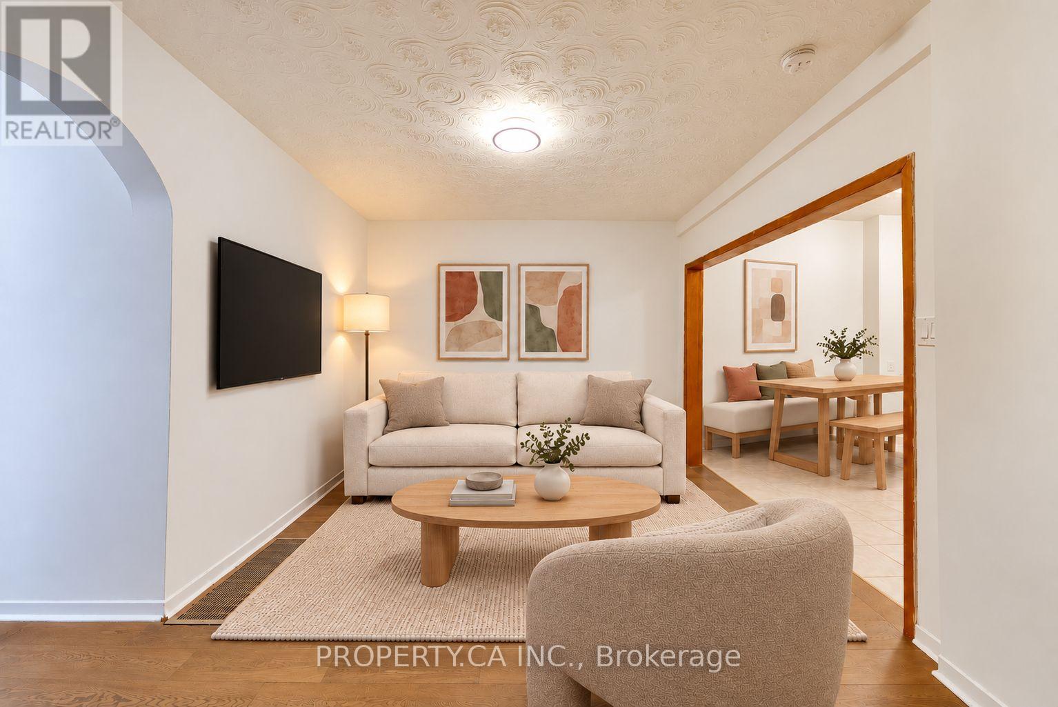 3 Clinton Place, Toronto, Ontario  M6G 1J8 - Photo 7 - C14120766