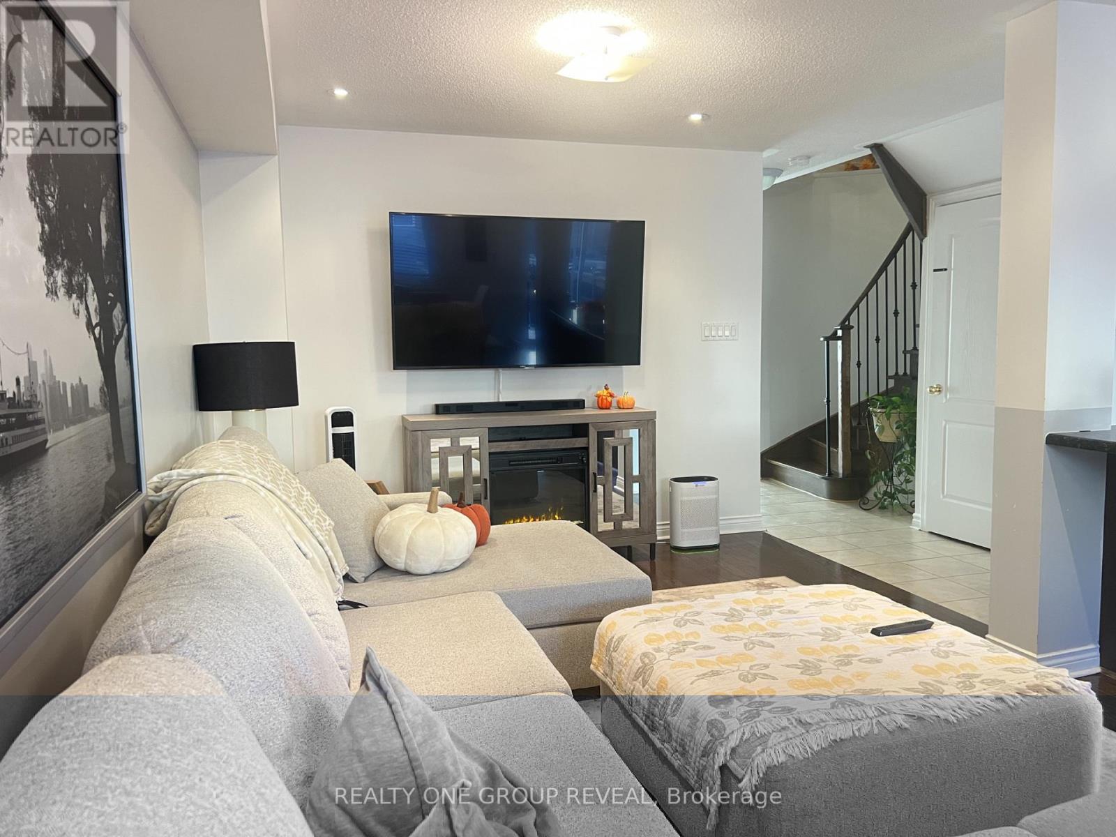 13 Enderly Street, Ajax, Ontario  L1S 0C1 - Photo 5 - E14120578