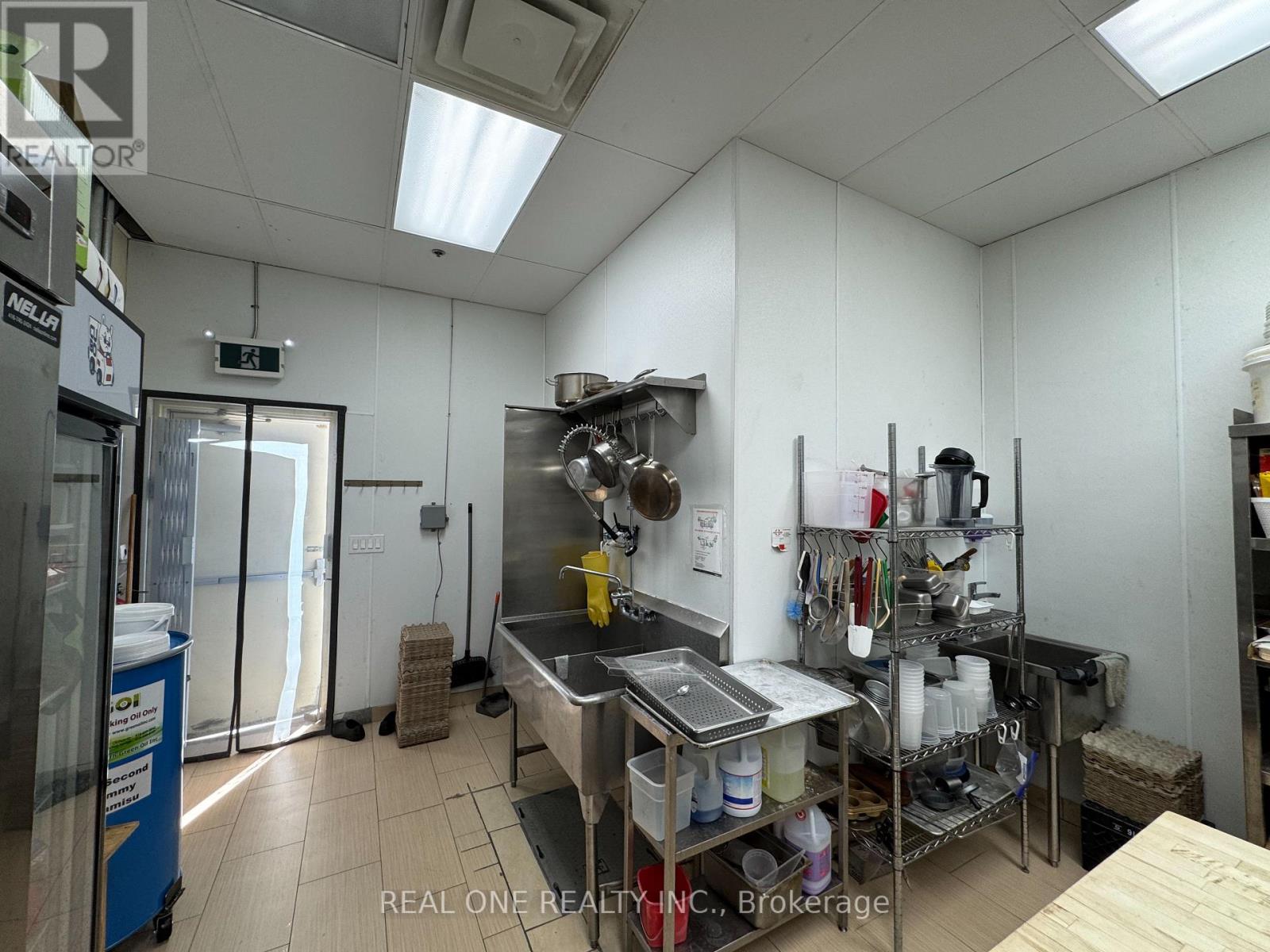 E111 - 3262 Midland Avenue, Toronto, Ontario  M1V 0C6 - Photo 13 - E14120624