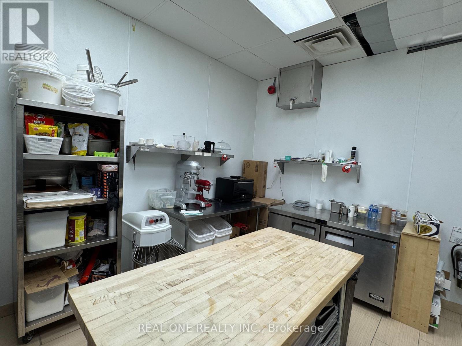 E111 - 3262 Midland Avenue, Toronto, Ontario  M1V 0C6 - Photo 8 - E14120624