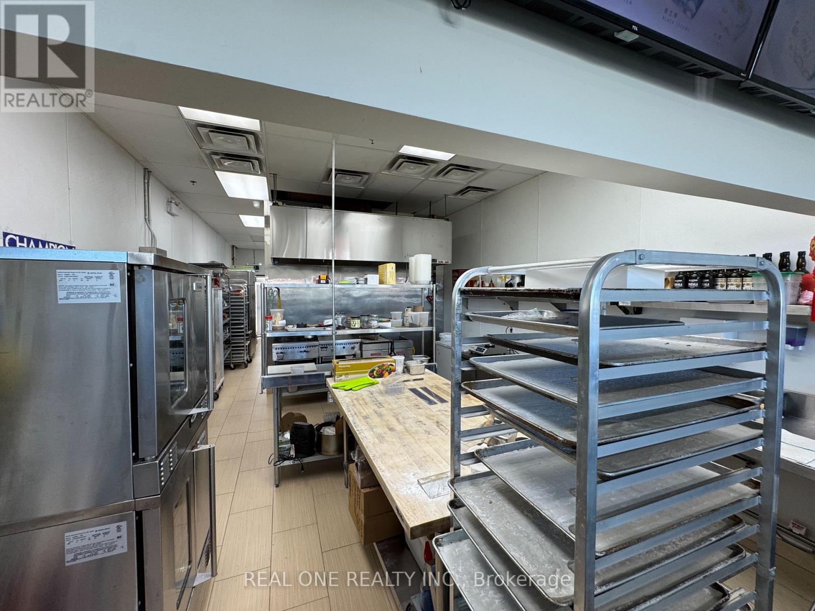 E111 - 3262 Midland Avenue, Toronto, Ontario  M1V 0C6 - Photo 9 - E14120624