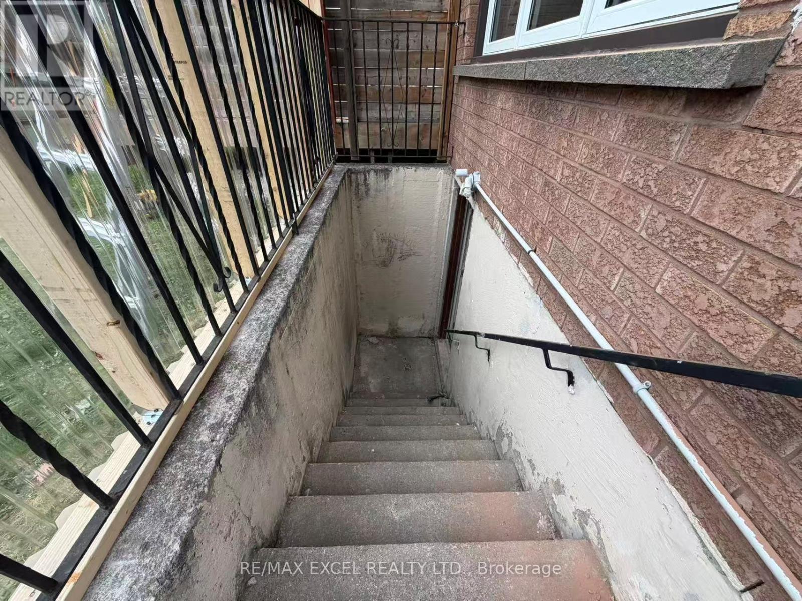 Bsmt - 21 Lovekin Grove, Toronto, Ontario  M1T 3T5 - Photo 2 - E14120628