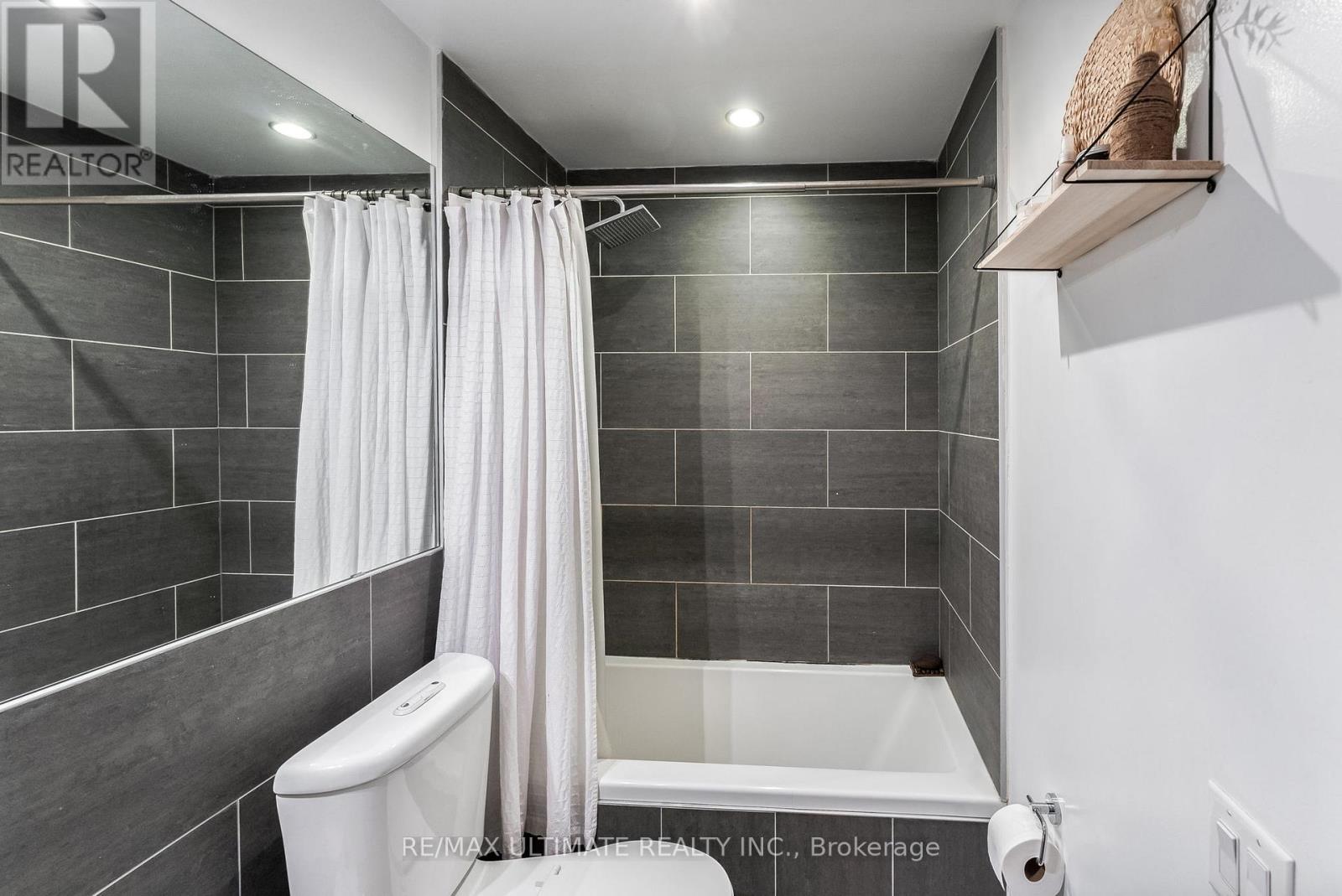 318 - 319 Carlaw Avenue, Toronto, Ontario  M4M 0A4 - Photo 16 - E14120680