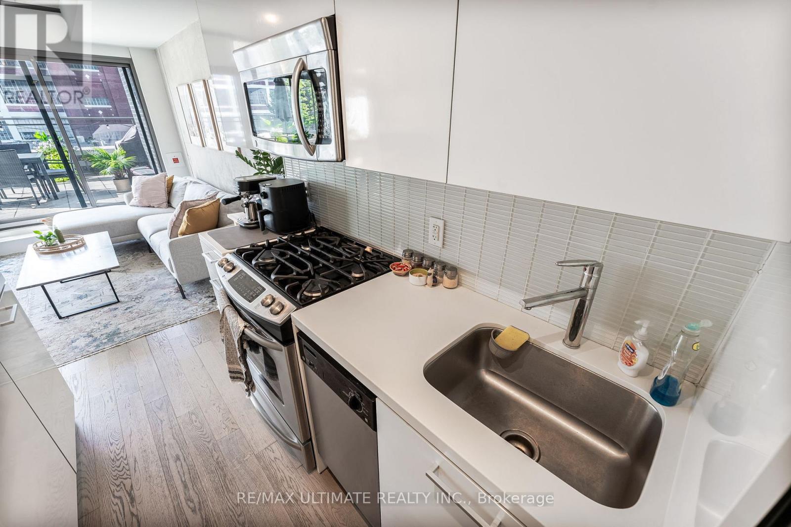 318 - 319 Carlaw Avenue, Toronto, Ontario  M4M 0A4 - Photo 8 - E14120680