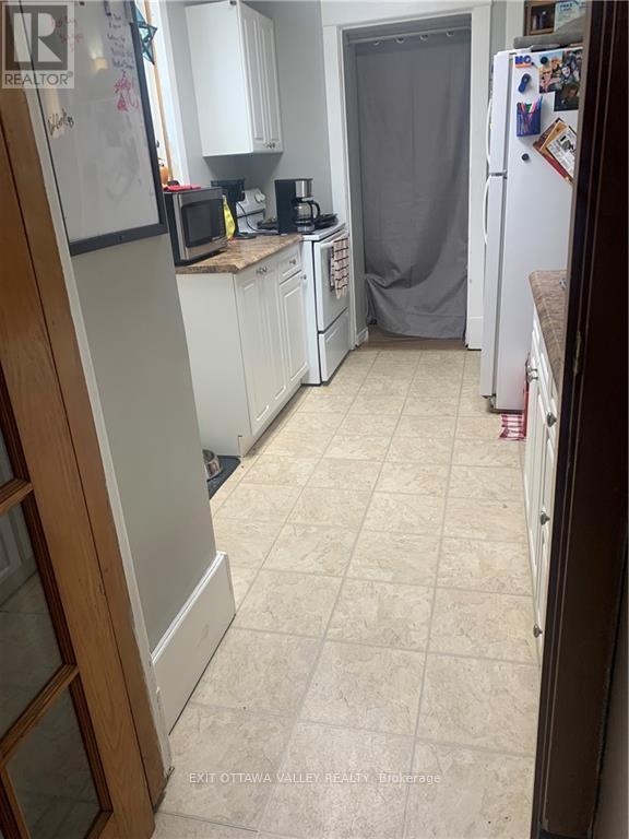 376 Pembroke Street, Pembroke, Ontario K8A 5N6 - Photo 3 - X14120666