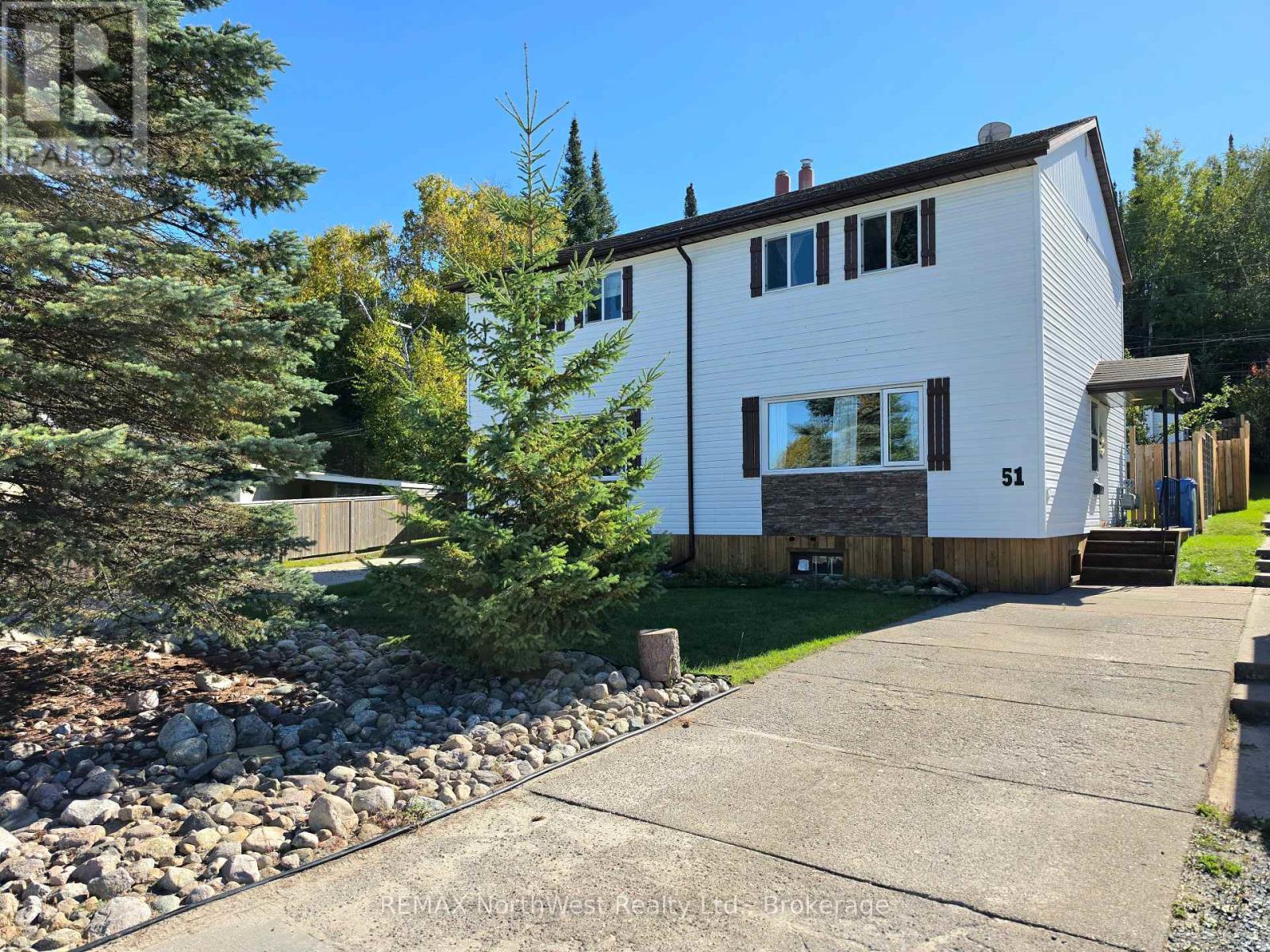 51 DREWRY DRIVE, Kenora, Ontario