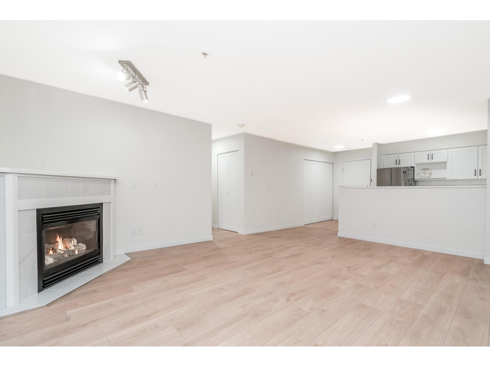 207 20268 54 AVENUE
