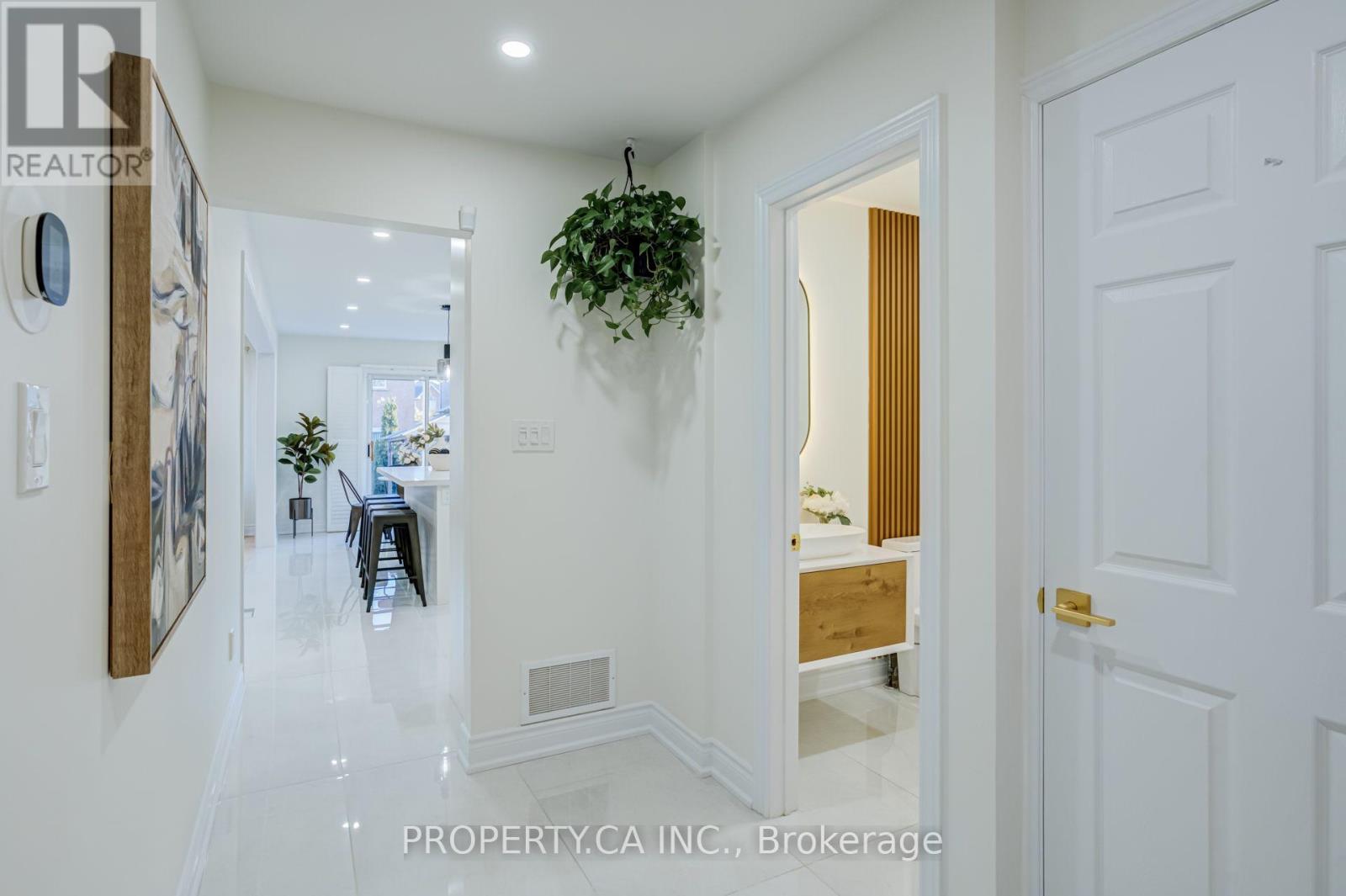 131 Giotto Crescent, Vaughan, Ontario  L6A 3N7 - Photo 3 - N14120712