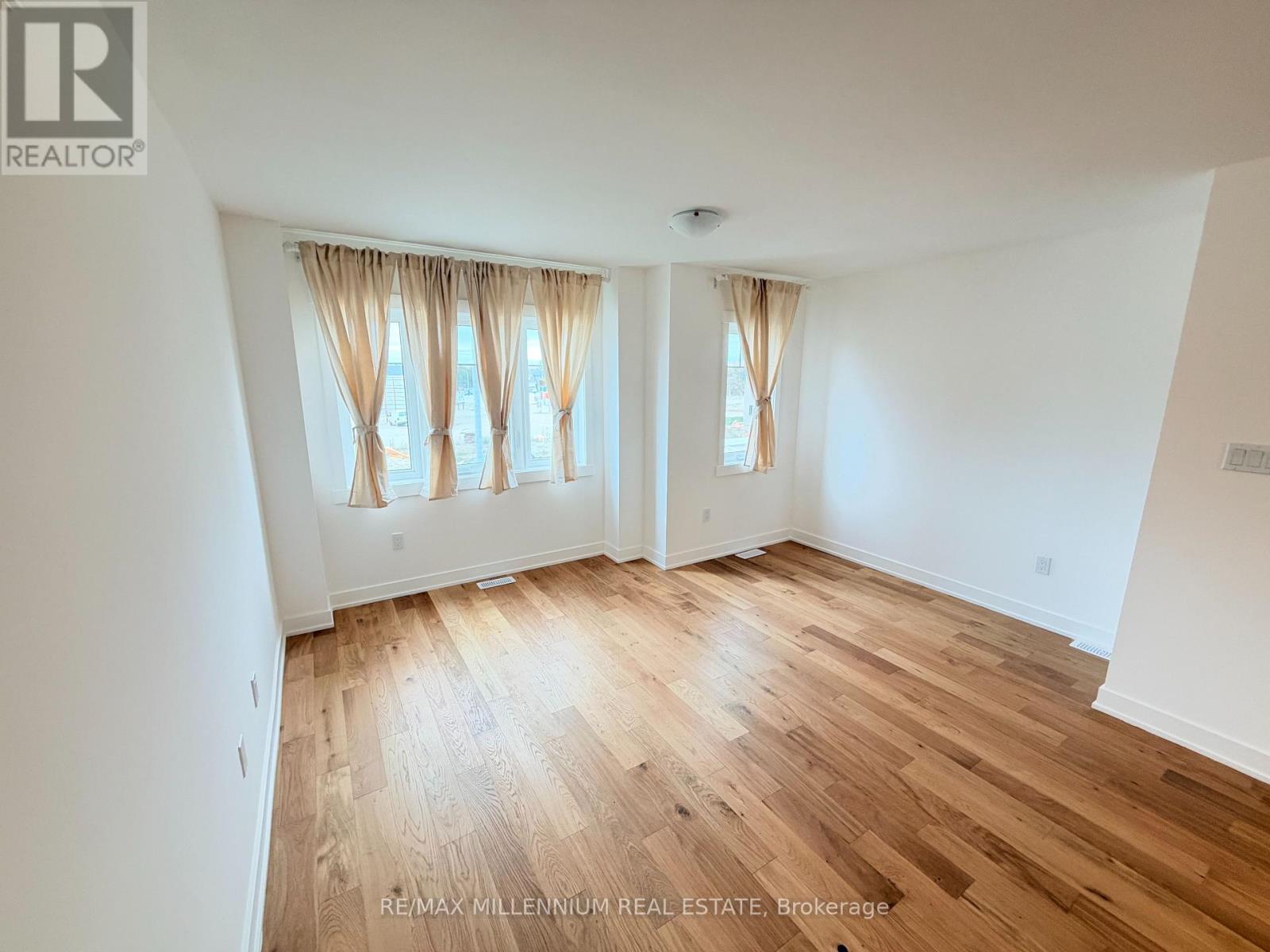 39 Flan Boulevard, Barrie, Ontario  L9J 0E1 - Photo 12 - S14120794