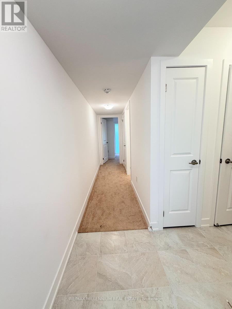 39 Flan Boulevard, Barrie, Ontario  L9J 0E1 - Photo 2 - S14120794
