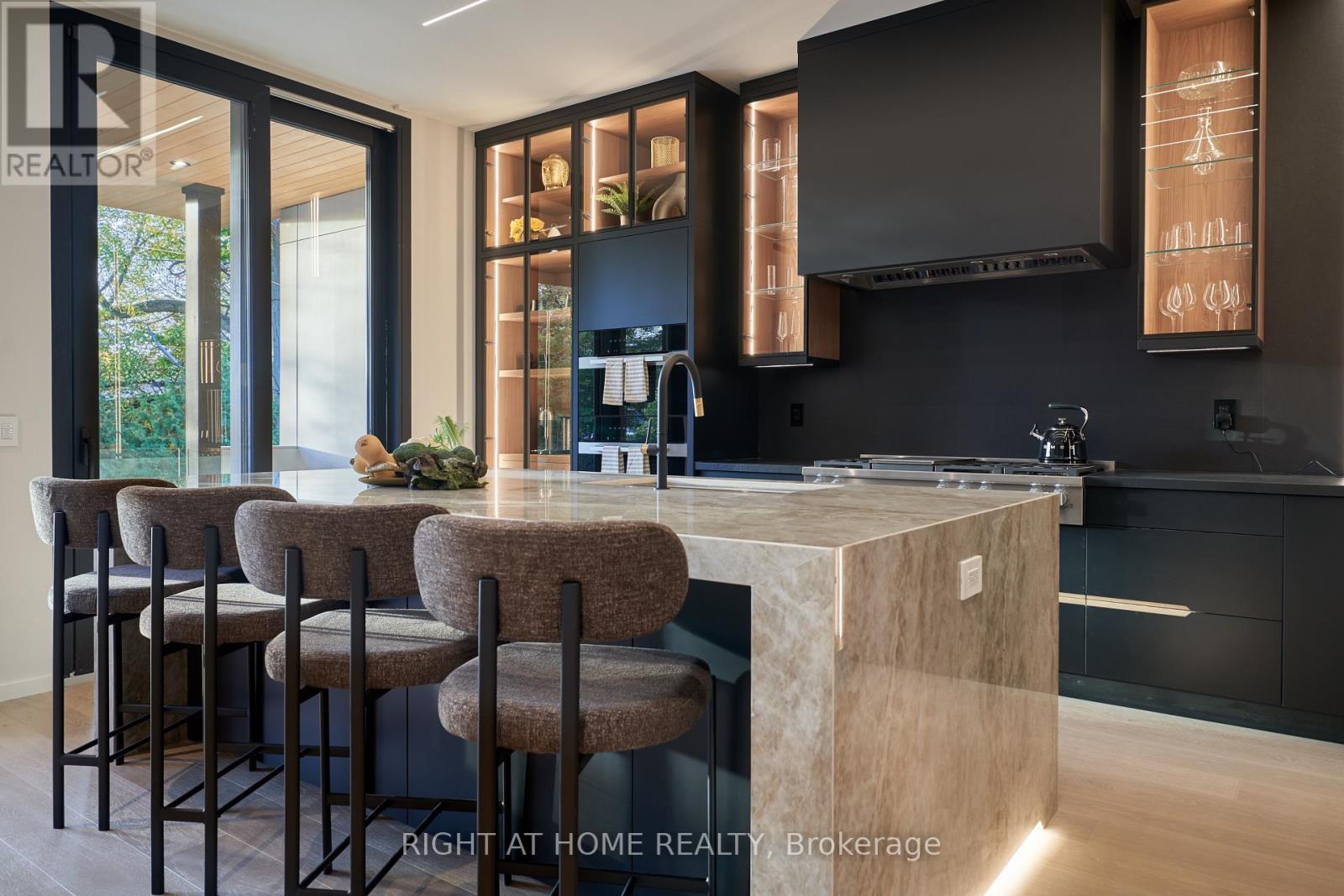 4675 Dundas Street W, Toronto, Ontario  M9A 1A4 - Photo 9 - W14120538