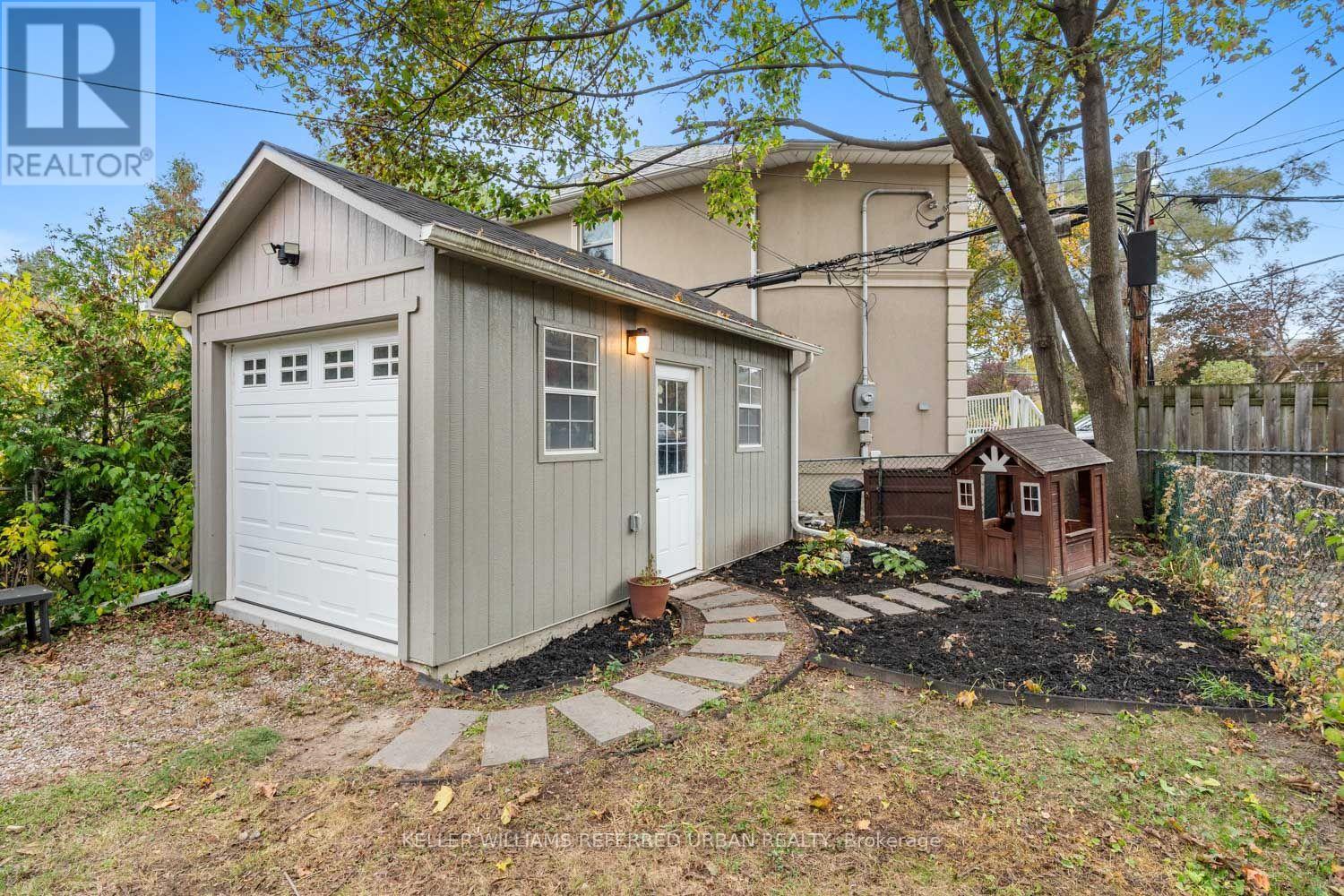 200 Saint Marks Road, Toronto, Ontario  M6S 2H9 - Photo 33 - W14120218