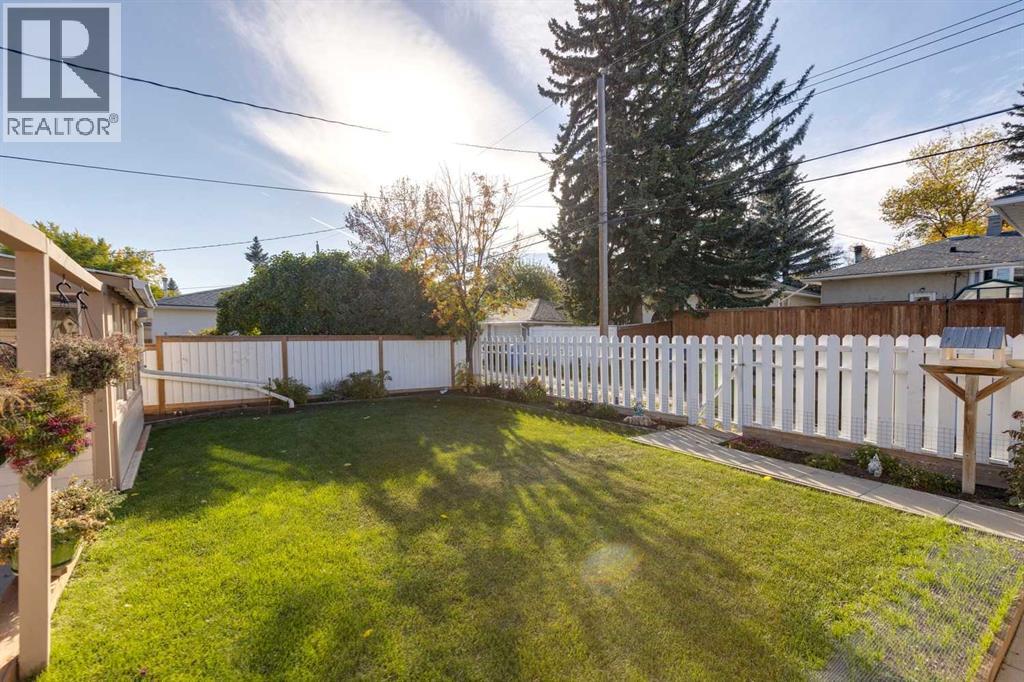 275 Northmount Drive NW