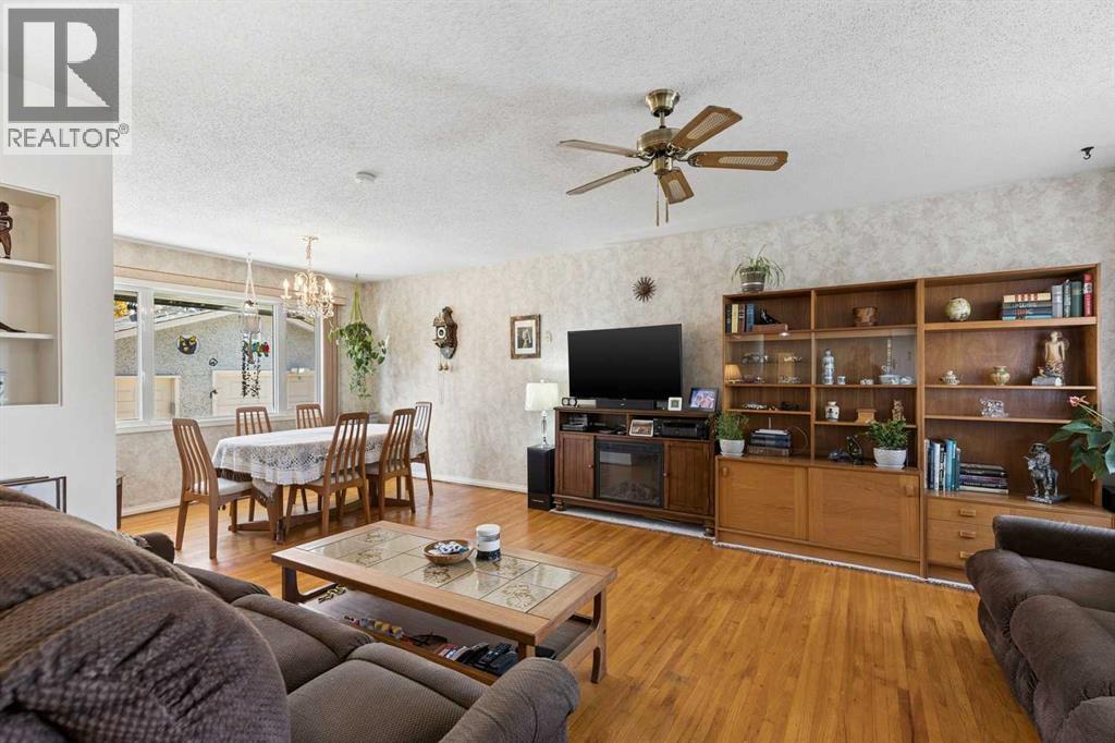 275 Northmount Drive NW