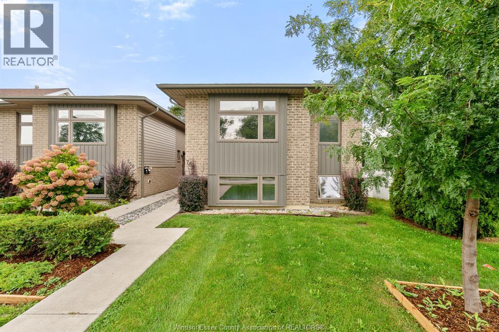 MLS# 26026400: 756 Irvine AVENUE Unit# A (UPPER), Windsor, Canada