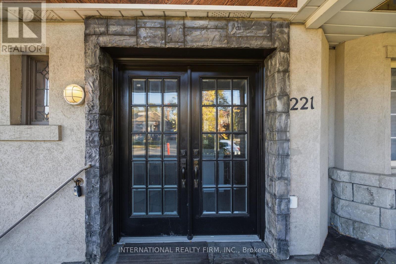 221 Church Street, Toronto, Ontario  M9N 1N9 - Photo 3 - W13768682