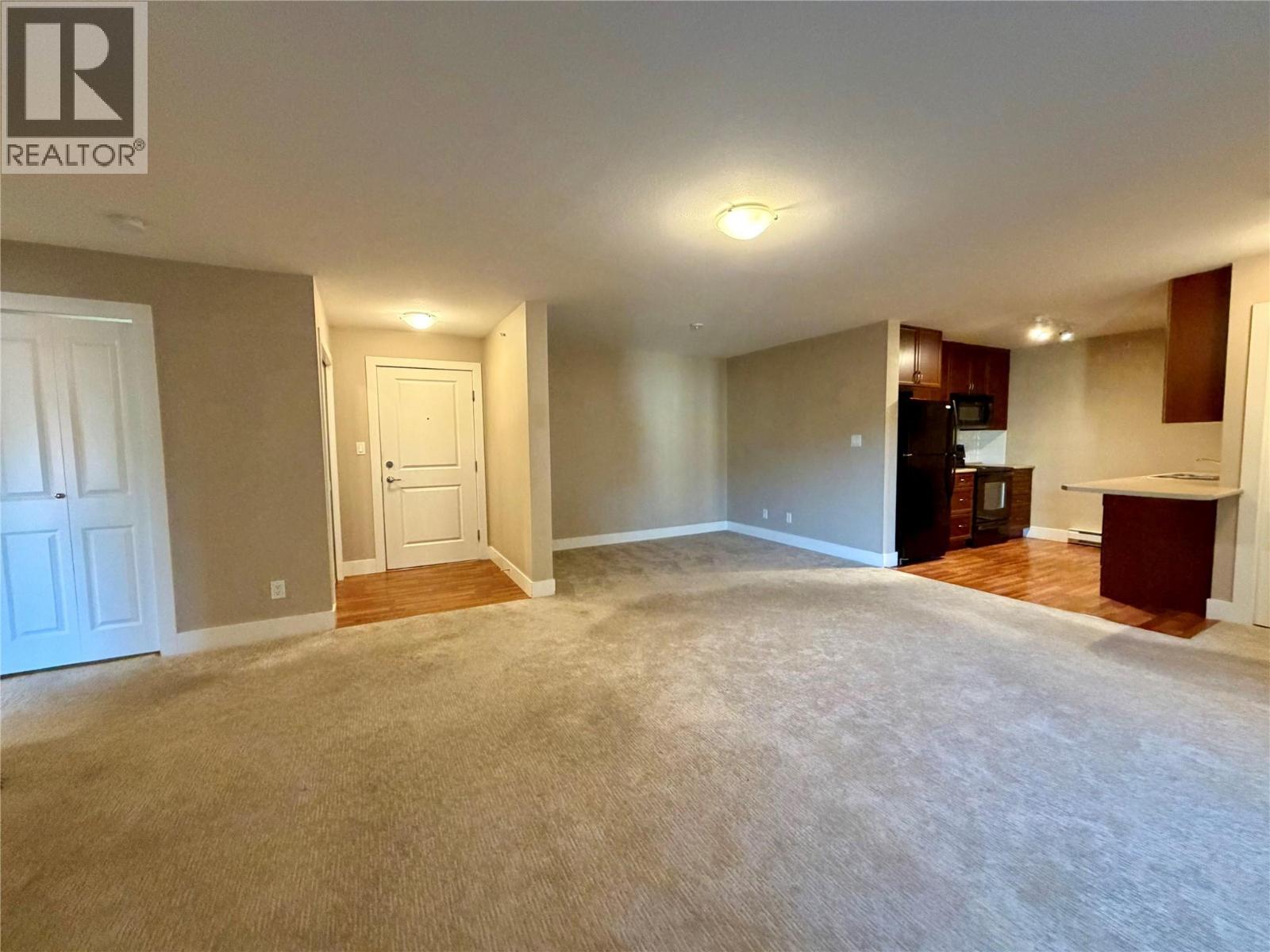 246 Hasting Avenue Unit# 402, Penticton, British Columbia  V2A 2V6 - Photo 3 - 10404408