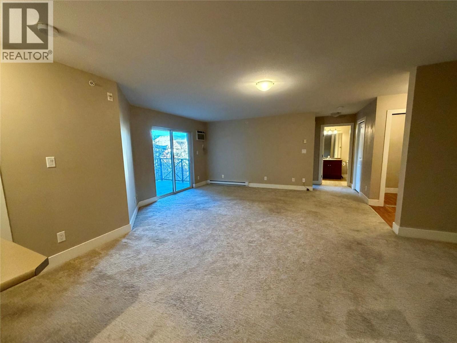 246 Hasting Avenue Unit# 402, Penticton, British Columbia  V2A 2V6 - Photo 5 - 10404408