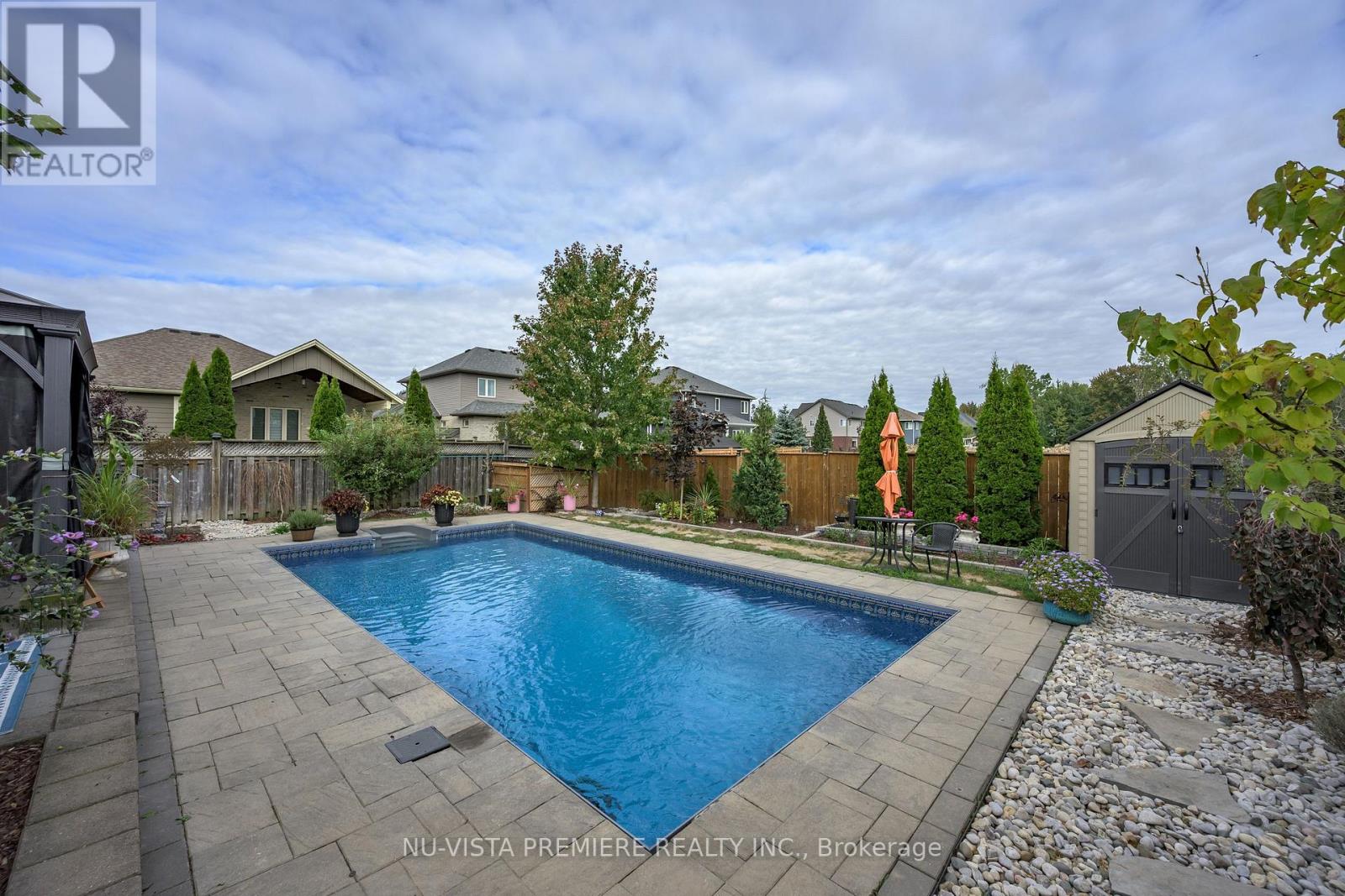100 Stuart Avenue, Lucan Biddulph, Ontario  N0M 2J0 - Photo 2 - X14120830