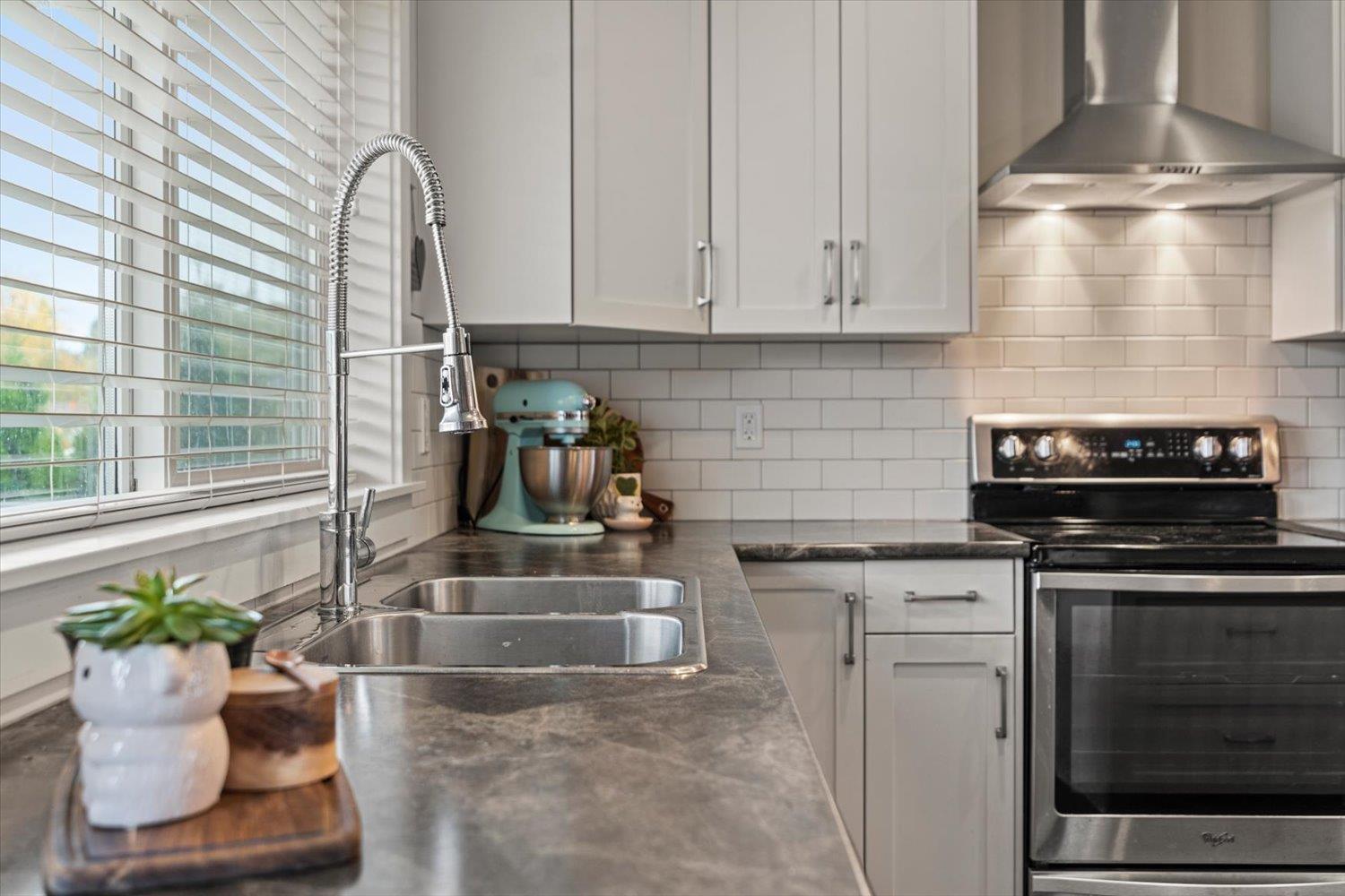 3 45766 BRITTON AVENUE|Sardis East Vedder