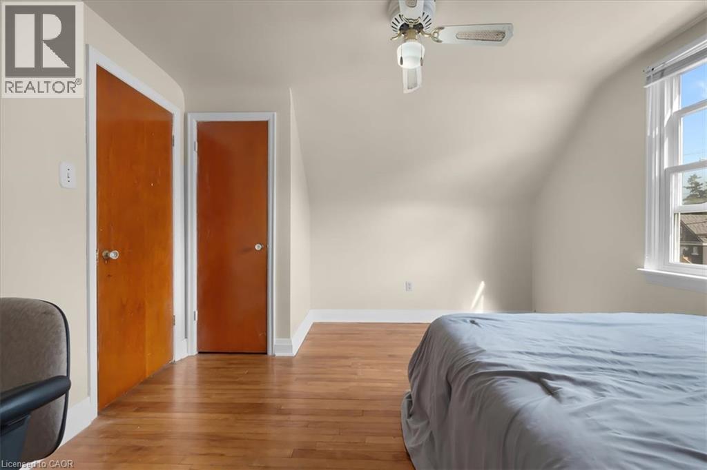 128 East 39th Street, Hamilton, Ontario  L8V 4H3 - Photo 15 - 40850086