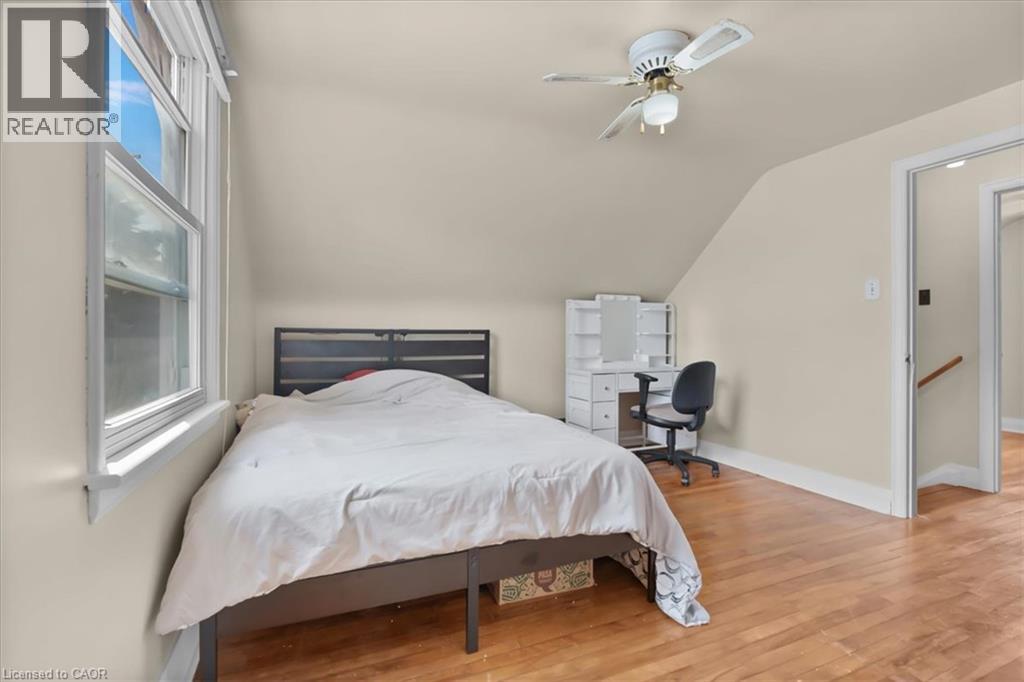 128 East 39th Street, Hamilton, Ontario  L8V 4H3 - Photo 14 - 40850086