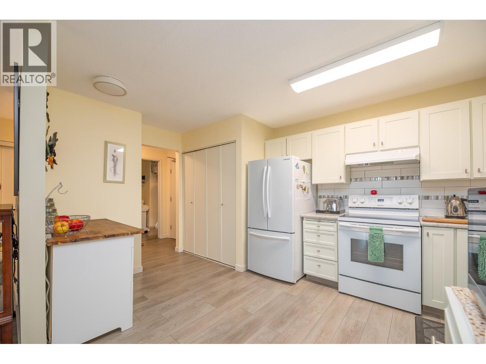 187 Warren Avenue Unit# 304, Penticton, British Columbia  V2A 3N1 - Photo 4 - 10404505